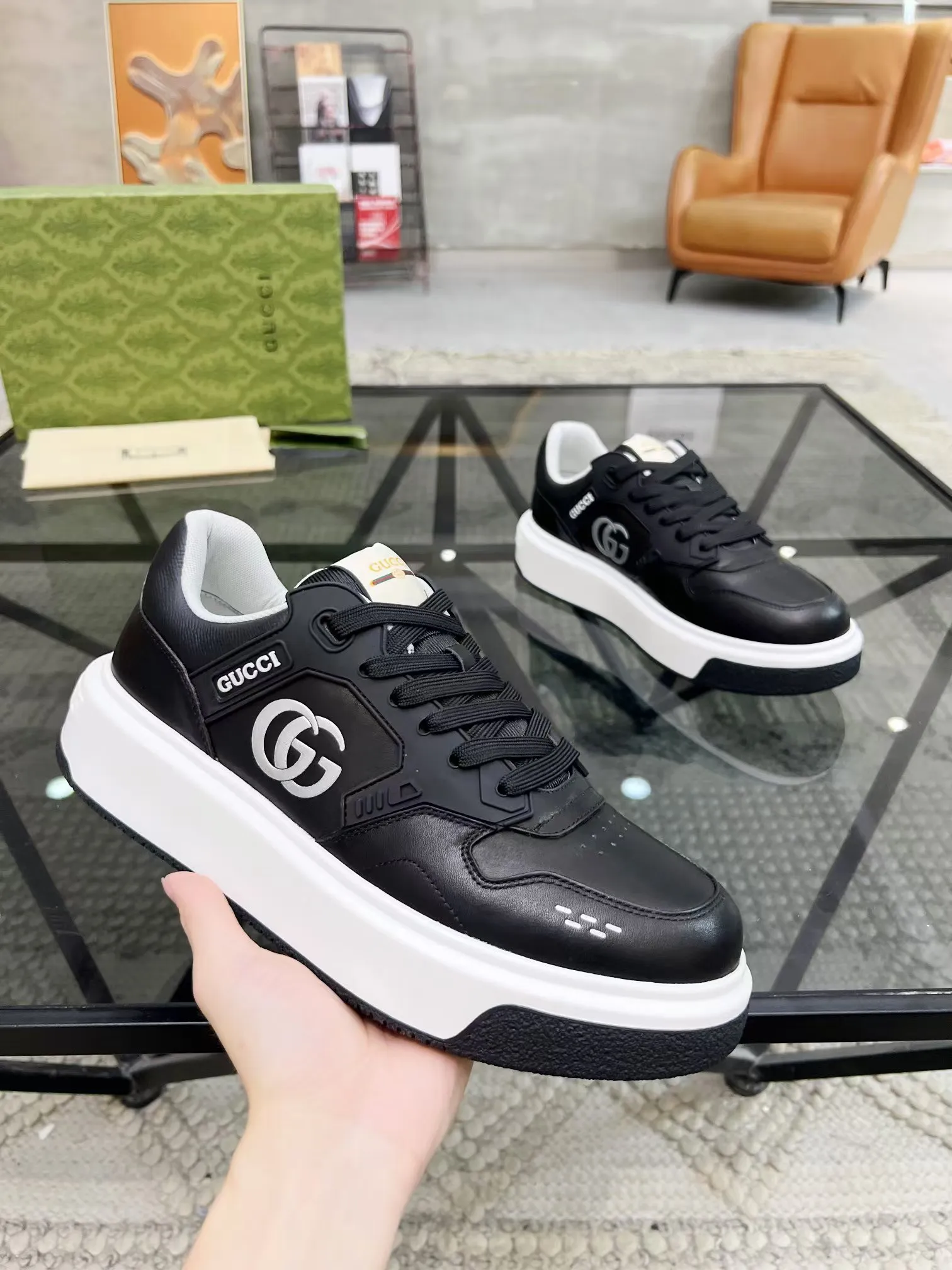 Men's Men's Shoes Men's Men's 💰460 new men's shoes GUCCI [Lightning] latest shoes shipped. Original quality, fashionable, made of special materials, sheepskin lining, brand new packaging. The foot feels super comfortable and the workmanship is impeccable. Size: 38-45